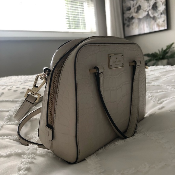 Kate Spade handbag with alligator print & white gold plated hardware - Picture 3 of 5